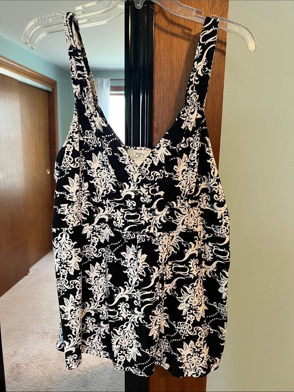 LOFT Black and White Damask Print Tank XL